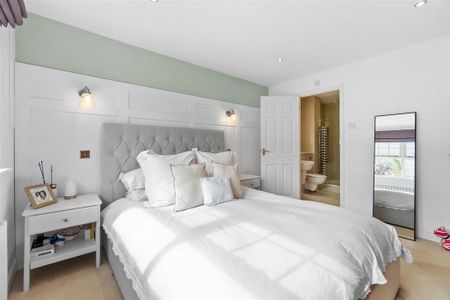 4 bedroom detached house to rent - Photo 4