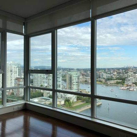 Waterfront 2BR & Den with A/C at Waterford in Yaletown - Photo 1