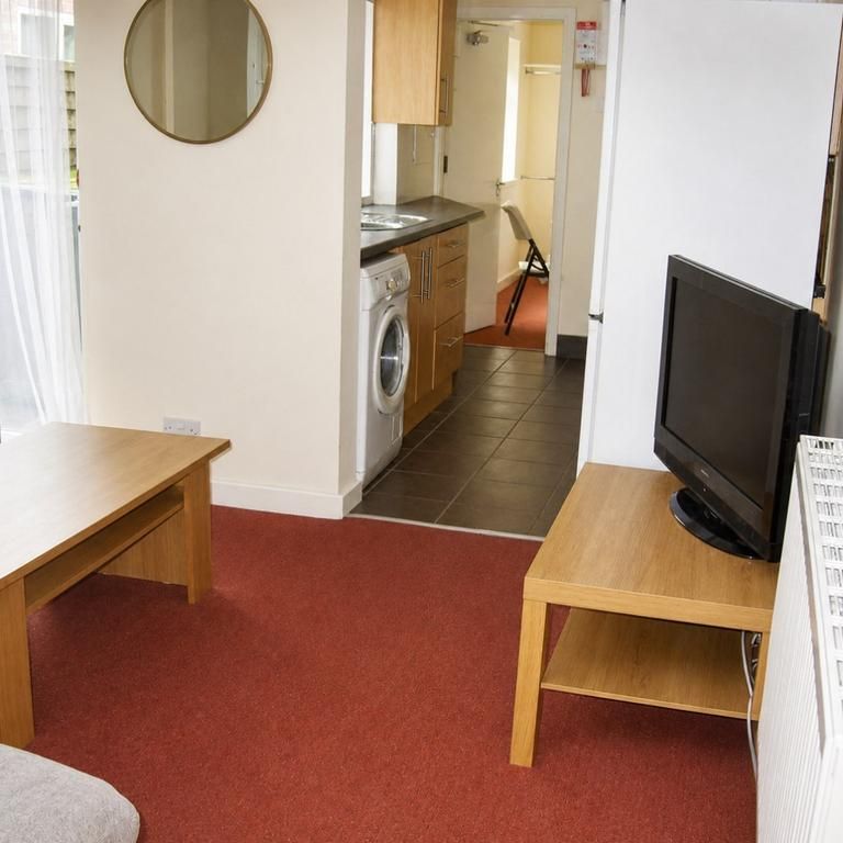 5 bedroom house to rent - Photo 1