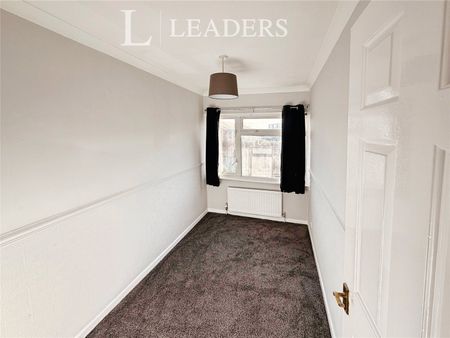 3 bedroom house to rent Sycamore Way, Clacton-On-Sea, CO15 - Photo 2