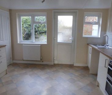 2 bedroom semi-detached house to rent - Photo 3
