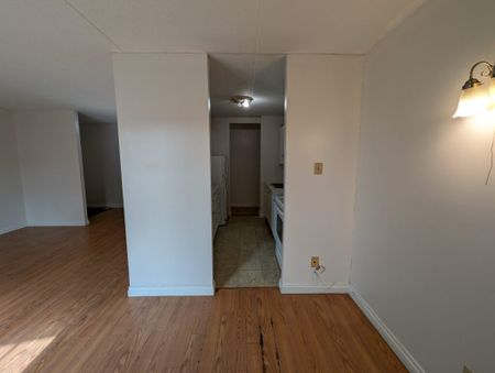 🏡 For Rent – 2 Bedroom - Photo 3