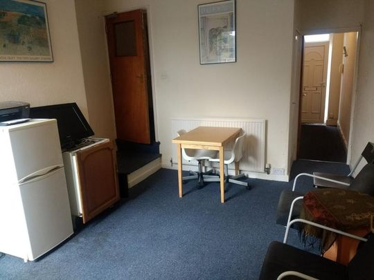 4 Bed Terraced House, Queens Road, NG9 - Photo 1