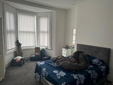 3 bedroom property to rent - Photo 3