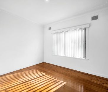 3/6 Armstrong Street, West Wollongong NSW 2500, West Wollongong - Photo 2