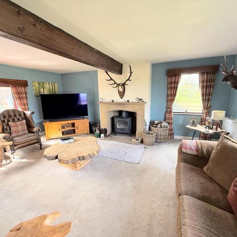 4 bedroom semi-detached house to rent - Photo 1