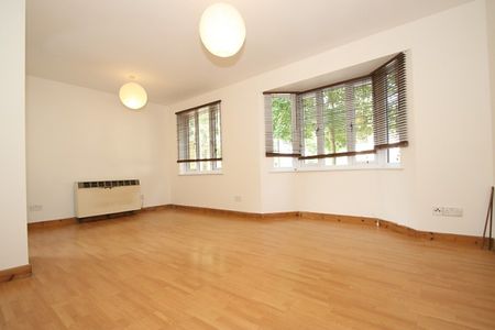 Knaphill, Woking - Photo 3