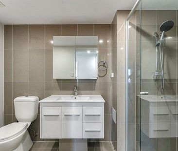 Heart of Morningside - 2 Bedroom Unit - 5 Minute Walk to Train Stat... - Photo 6