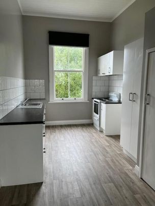 Handy two-bedroom - Photo 1