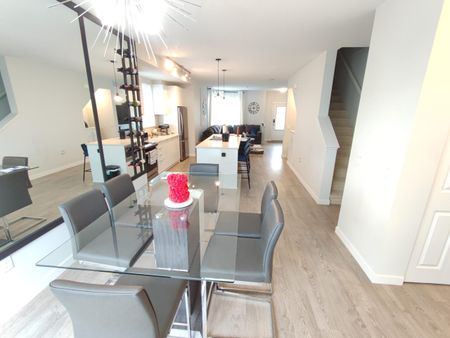 Beautiful Three Bedrooms at Polygons Townsend Complex - Photo 3