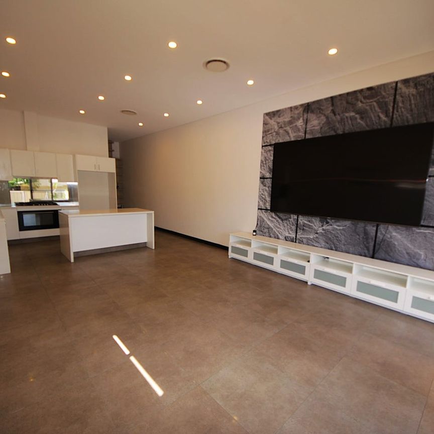 Contemporary Elegance Duplex - Photo 1