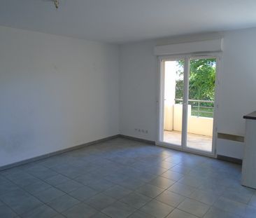 Location Appartement 2 pièces 45m² LANNEMEZAN 65300 - Photo 1