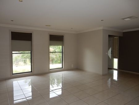 2 Cottlesloe Court, West Wodonga - Photo 2
