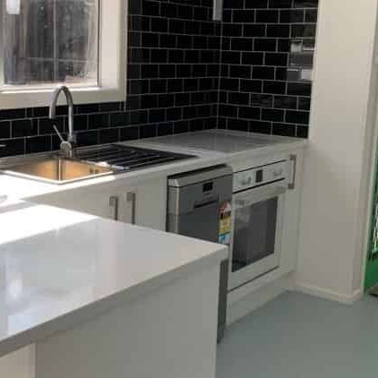 Recently Renovated, Modern design, Peaceful living. - Photo 1