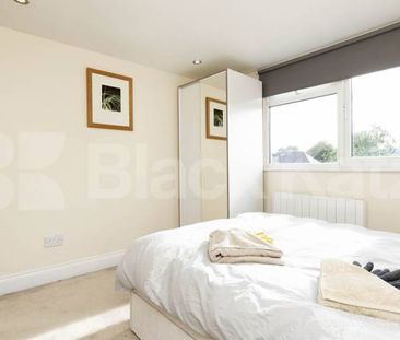 Hendon Way, London, NW2 - Photo 5