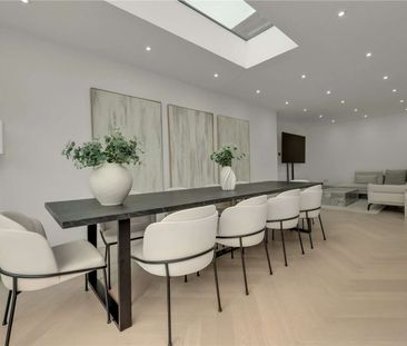 A stylish and contemporary three-bedroom home in the heart of Esher. - Photo 4