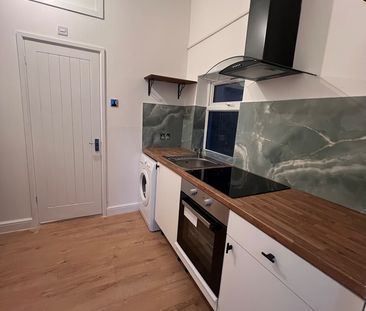 Studio Flat, Park Avenue Road, N17 - Photo 3