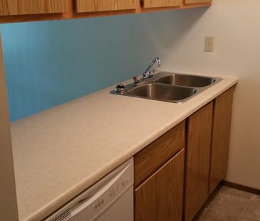 Apartment in walking distance of the New Rogers Place. - Photo 1