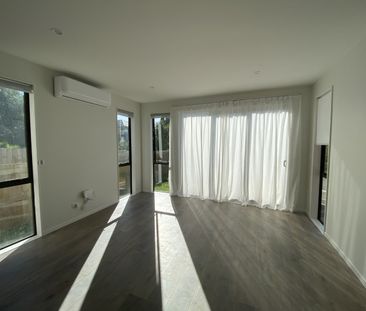 Beautiful Townhouse - Photo 2