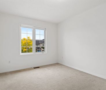 For Lease - 55 Grassland Avenue, Richmond Hill, Ontario - Photo 2