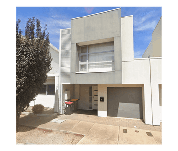 CLOSE TO EVERYTHING - Photo 5