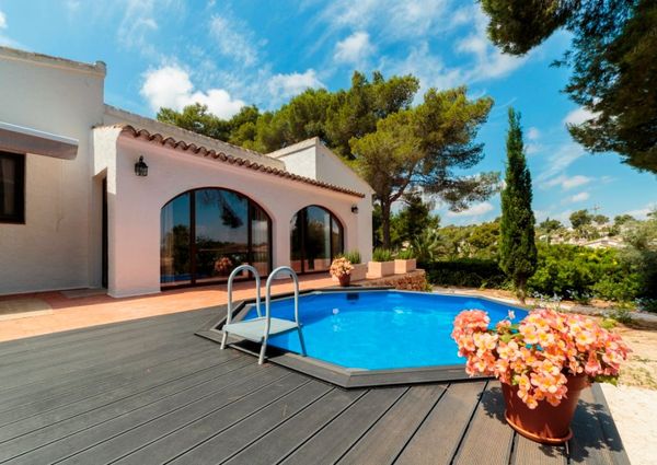 Villa for rent in Javea with 3 bedrooms