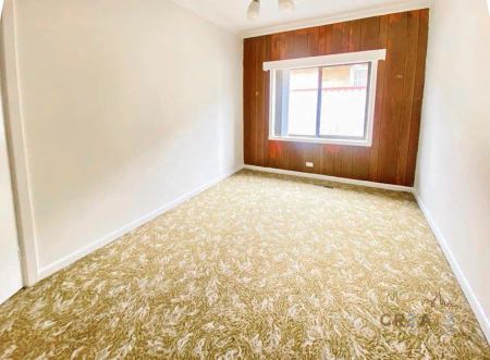 42 Arnold Street, Sunshine West VIC 3020 - Photo 3