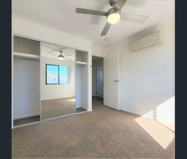 SIMPLE MAINTENANCE, MODERN 3 BEDROOM FAMILY HOME IN AN IDEAL LOCATI... - Photo 3