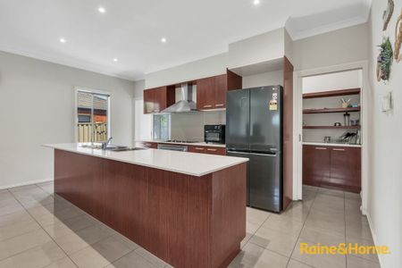 22 Challenger Circuit, Cranbourne East, VIC 3977 - Photo 4