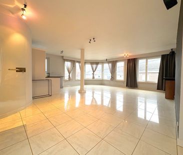 Lichtrijk duplex appartement met 3 slaapkamers en 2 badkamers in he... - Photo 1