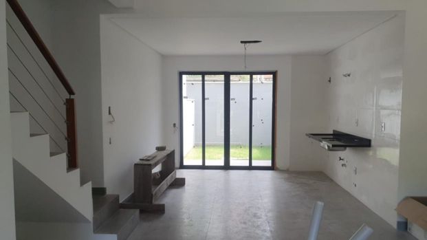 Casa com 3 quartos e 200m² para alugar em Campeche, Florianópolis. - Photo 1