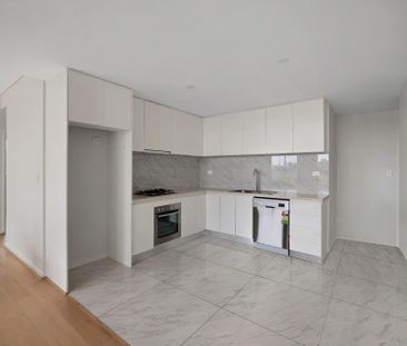 MODERN 2 BEDROOM UNIT IN PRIME LOCATION - Photo 1