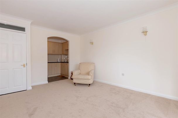 Park Road, Worthing - Photo 1