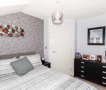 5 bedroom detached house to rent - Photo 3