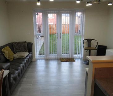 1 bedroom in a house share to rent - Photo 1