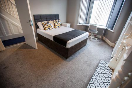 3 bedroom terraced house to rent - Photo 4