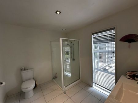 Simply stunning and super private - Photo 3