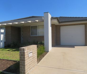 40 Sapphire Drive, Rutherford, NSW 2320 - Photo 3