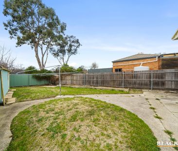 10 Cassia Crescent, Queanbeyan NSW 2620 - House For Rent | Domain - Photo 6