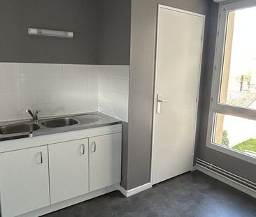 À CHARLEVILLE MEZIERES - Photo 2