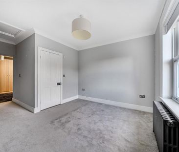 4 bedroom detached house to rent - Photo 4