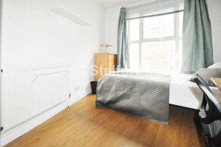 4 bedroom flat to rent - Photo 4