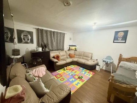 4 bedroom detached bungalow to rent - Photo 4