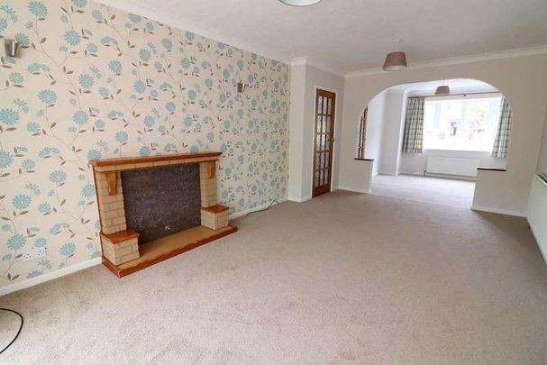 Dunstall Road, Barton Le Clay, Bedfordshire, MK45 - Photo 1