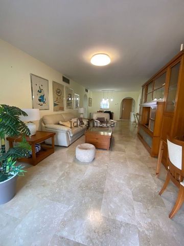 Alquiler de piso en Calle Oriental s/n - Photo 2