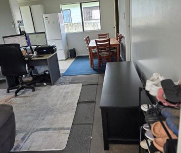 Charming 3BR Home in Clendon Park - Photo 3