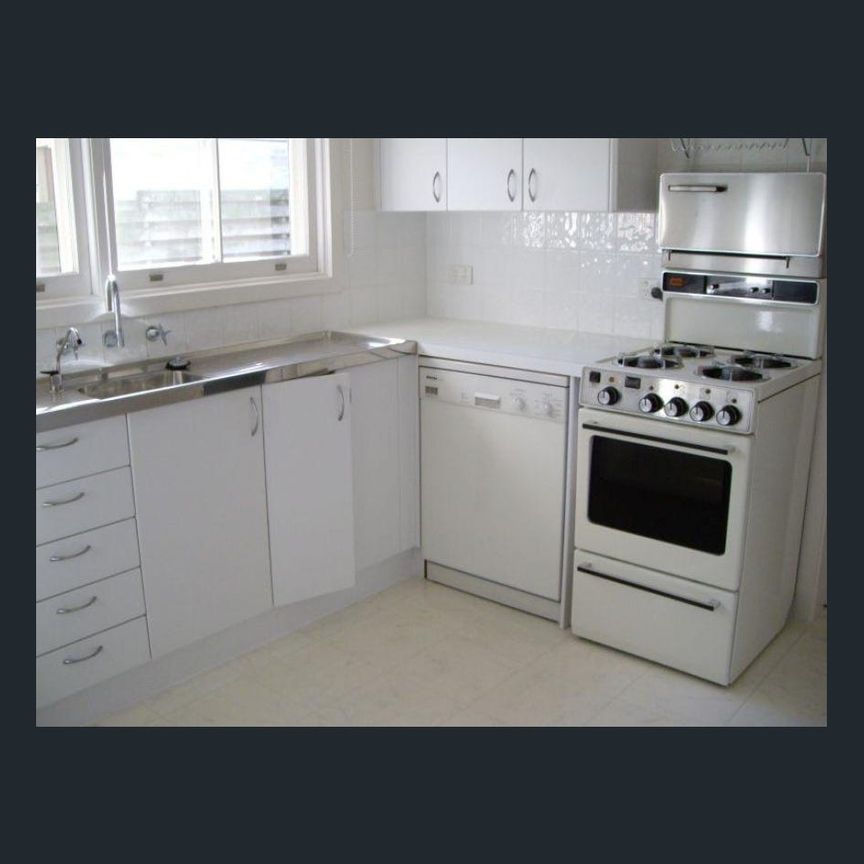 2/29 Victoria Avenue, Canterbury, Vic 3126 - Photo 1