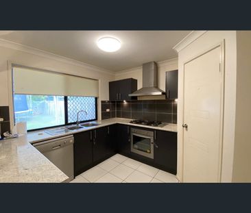 25 Orangetip Crescent, Calamvale, Qld 4116 - Photo 2