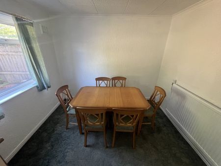 Fields Avenue, Pontnewydd, CWMBRAN - Photo 2