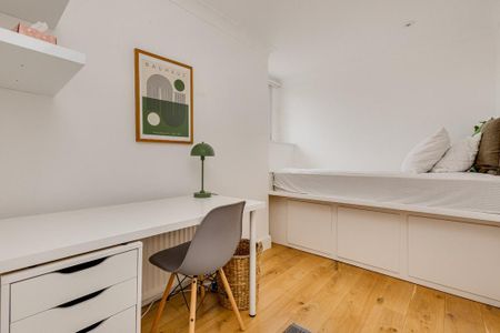 3 bedroom flat to rent - Photo 4